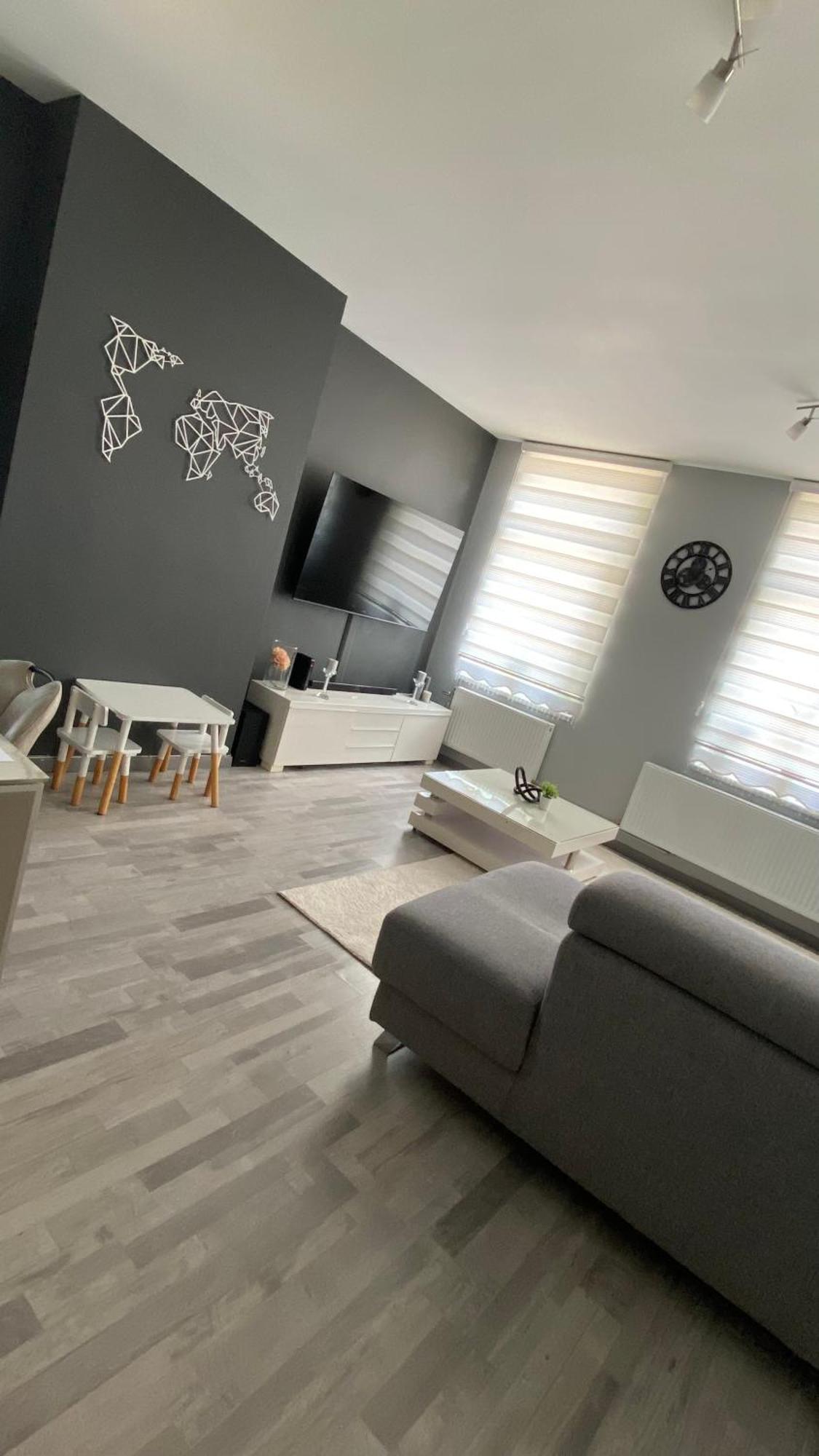 Next2Airport - Appartement House Of Lions Ransart Exterior photo
